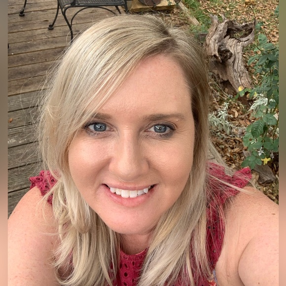 Meet your Posher, Christine - Picture 5 of 9